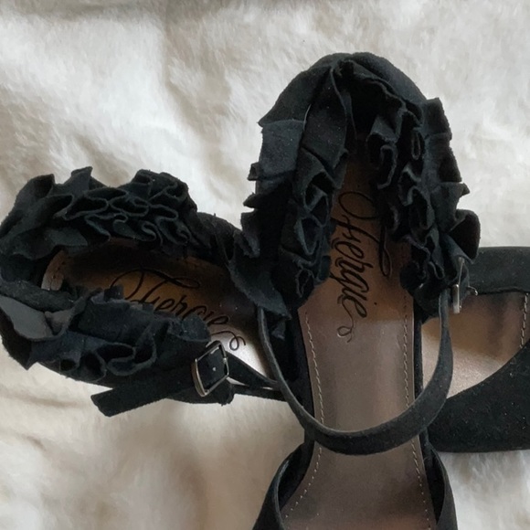 Fergie heels 8 - Picture 4 of 6